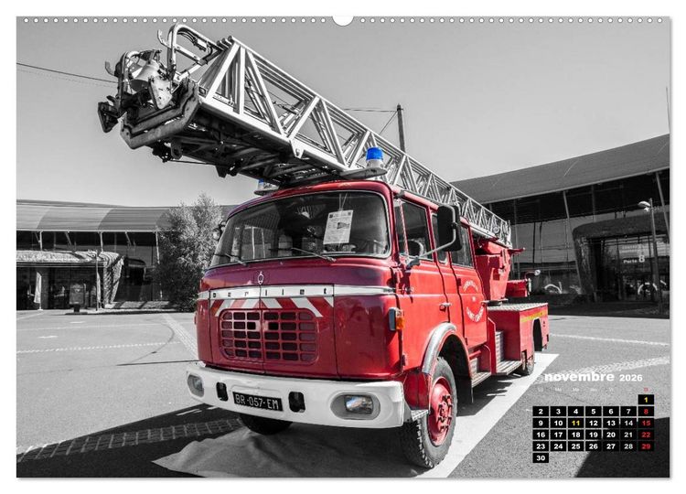 Produktbild: V&Eacute;HICULES de POMPIERS VINTAGE (Calendrier mural 2026 DIN A2 vertical) calendrier de bureau
