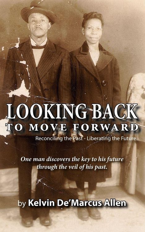 Produktbild: Looking Back to Move Forward