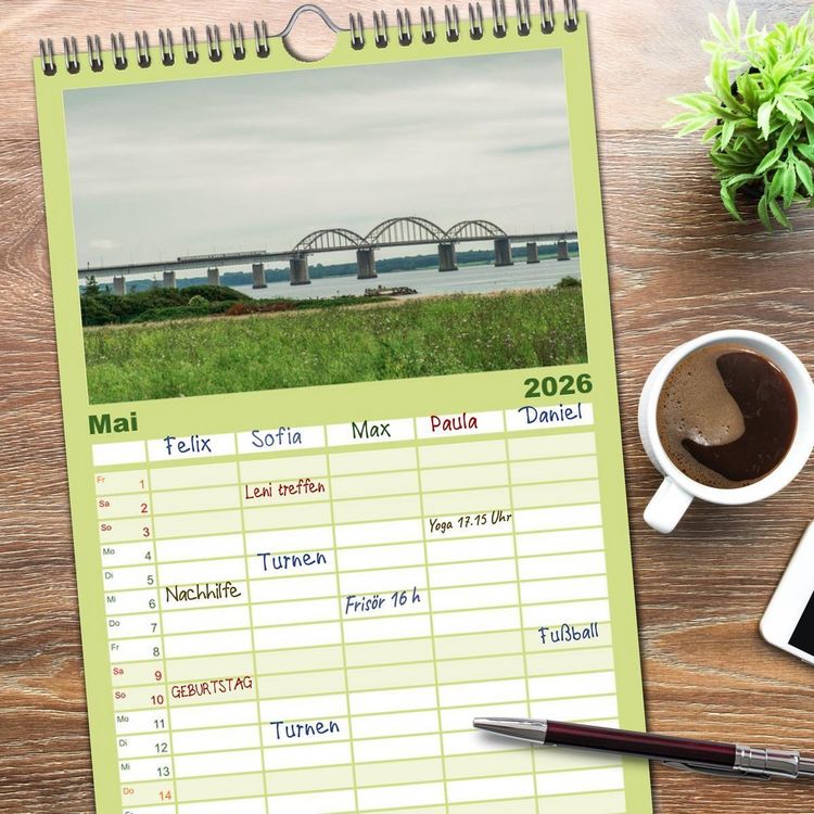Produktbild: Familienplaner 2026 - D&auml;nische Eisenbahnen mit 5 Spalten (Wandkalender, 21 x 45 cm) CALVENDO