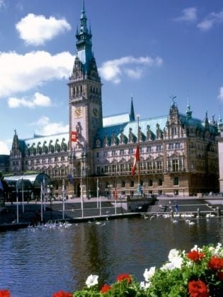 Produktbild: CALVENDO Puzzle Blick auf das Hamburger Rathaus | 1000 Teile Lege-Gr&ouml;&szlig;e 64x48cm Foto-Puzzle f&uuml;r gl&uuml;ckliche Stunden