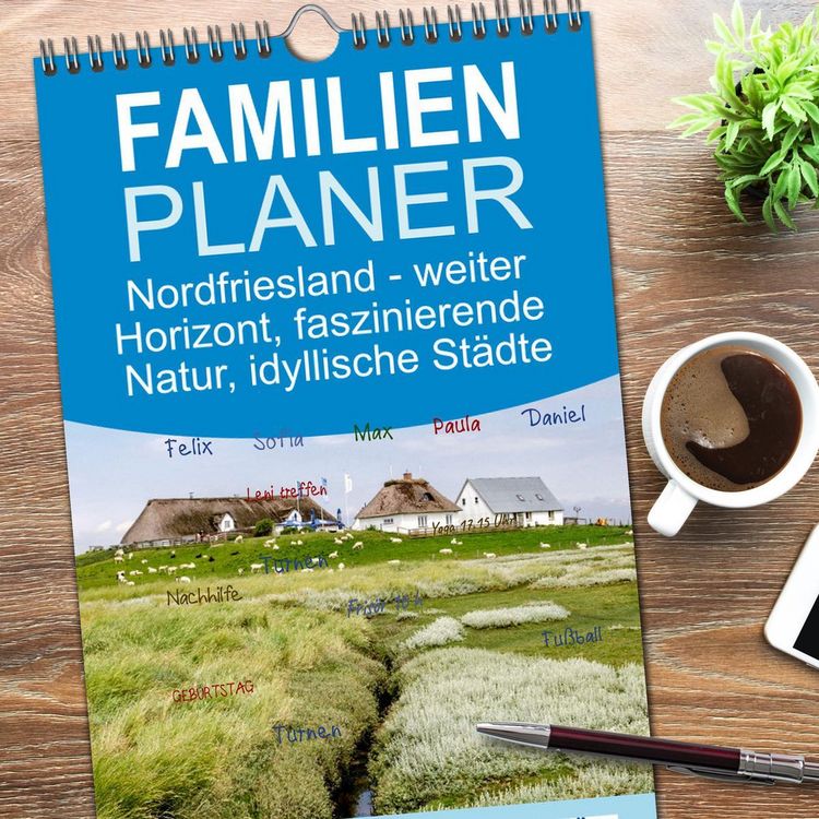 Produktbild: Familienplaner 2026 - Nordfriesland - weiter Horizont, faszinierende Natur, idyllische St&auml;dte mit 5 Spalten (Wandkalender, 21 x 45 cm) CALVENDO