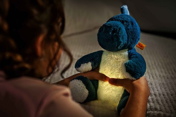 Produktbild: Steiff 067266 - Light at Night Spott Stegosaurus, Licht mit Timer, Dino, Pl&uuml;sch, 28 cm