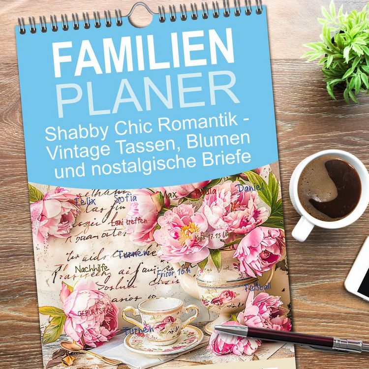 Produktbild: Familienplaner 2026 - Shabby Chic Romantik - Vintage Tassen, Blumen und nostalgische Briefe mit 5 Spalten (Wandkalender, 21 x 45 cm) CALVENDO