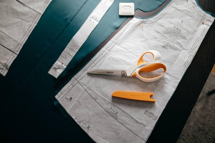 Produktbild: FISKARS Schneiderschere RazorEdge Softgrip, Schere 23 cm
