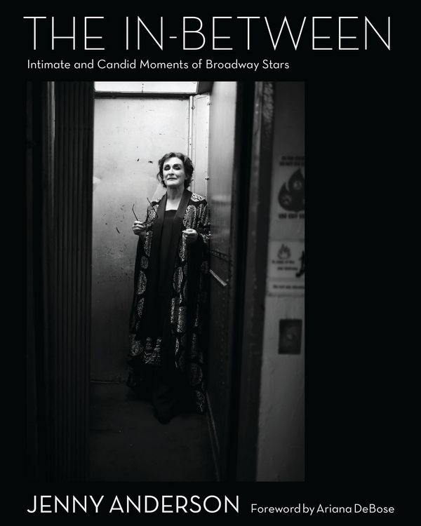 Produktbild: The In-Between