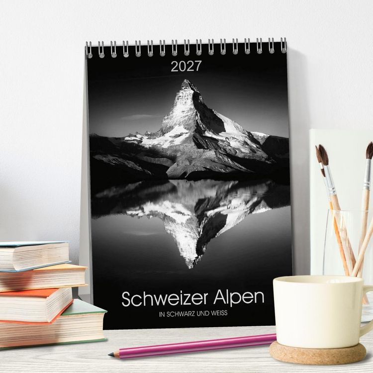 Produktbild: SCHWEIZER ALPEN in Schwarz und Wei&szlig; (Tischkalender 2027 DIN A5 hoch), CALVENDO Monatskalender