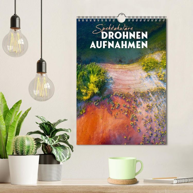 Produktbild: Spektakul&auml;re Drohnenaufnahmen (Wandkalender 2026 DIN A4 hoch), CALVENDO Monatskalender