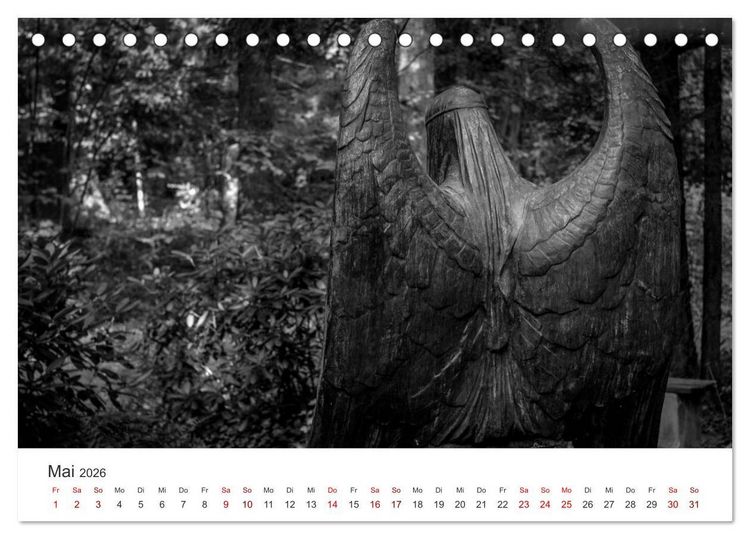 Produktbild: Wachgek&uuml;sst - Vom Zauber der Vergangenheit - S&uuml;dwestkirchhof Stahnsdorf (Tischkalender 2026 DIN A5 quer), CALVENDO Monatskalender