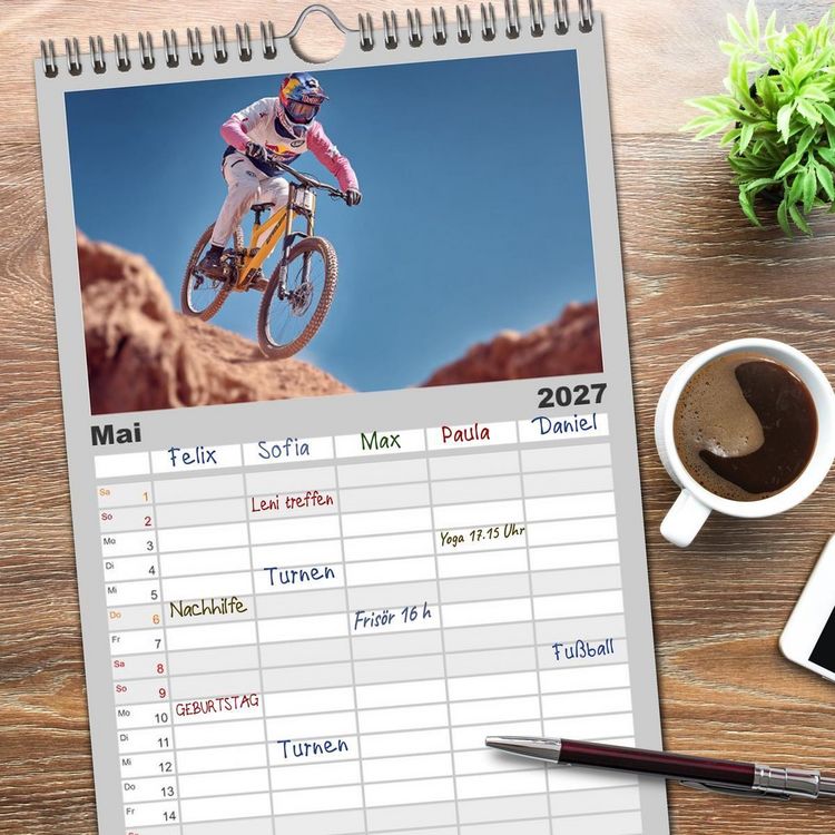 Produktbild: Familienplaner 2027 - Radsport &ndash; Vom Training zum Triumph mit 5 Spalten (Wandkalender, 21 x 45 cm) CALVENDO
