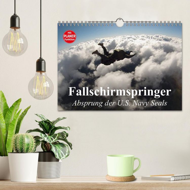 Produktbild: Fallschirmspringer. Absprung der U.S. Navy Seals (Wandkalender 2026 DIN A4 quer), CALVENDO Monatskalender