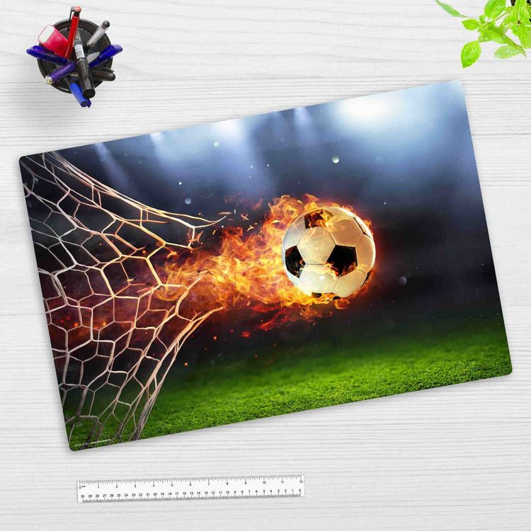 Produktbild: Cover-your-desk Schreibtischunterlage f&uuml;r Kinder Flammender Fu&szlig;ball mit Feuerschweif, aus hochwertigem Vinyl , 60 x 40 cm