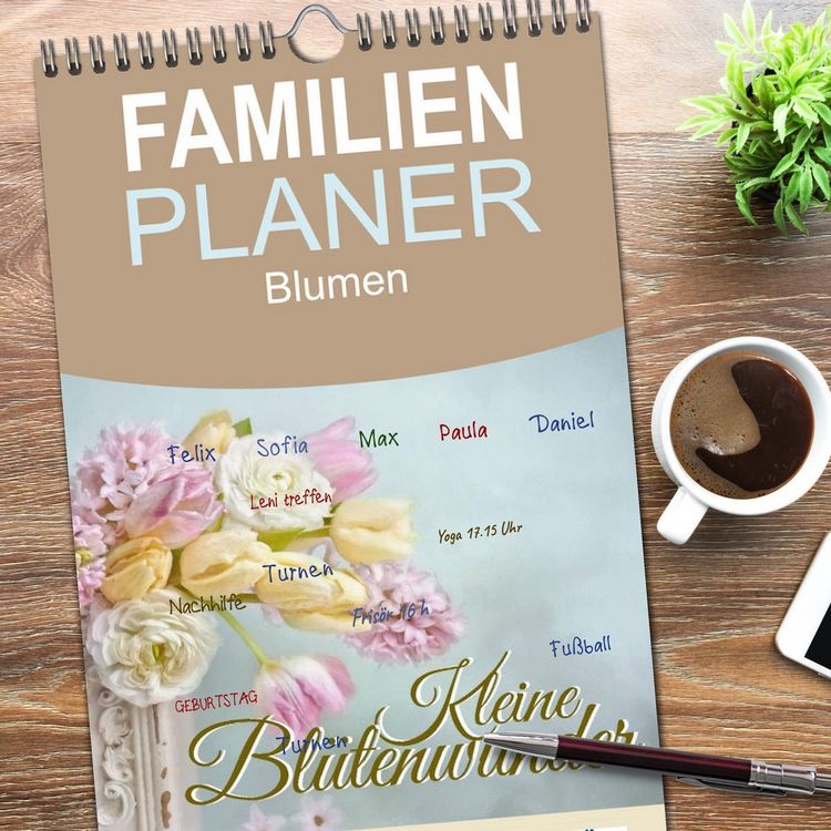 Produktbild: Familienplaner 2026 - Kleine Bl&uuml;tenwunder mit 5 Spalten (Wandkalender, 21 x 45 cm) CALVENDO