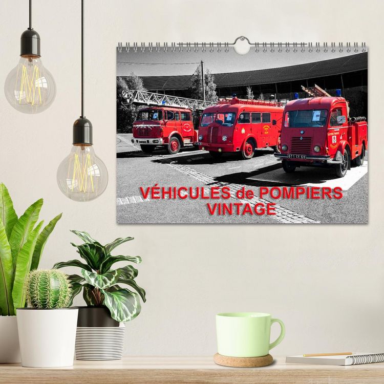 Produktbild: V&Eacute;HICULES de POMPIERS VINTAGE (Calendrier mural 2026 DIN A4 vertical), CALVENDO calendrier mensuel