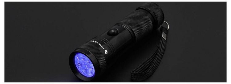 Produktbild: TOOLCRAFT TO-11105790 UV-LED Taschenlampe mit Handschlaufe, mit UV-Licht batteriebetrieben 95.1 g