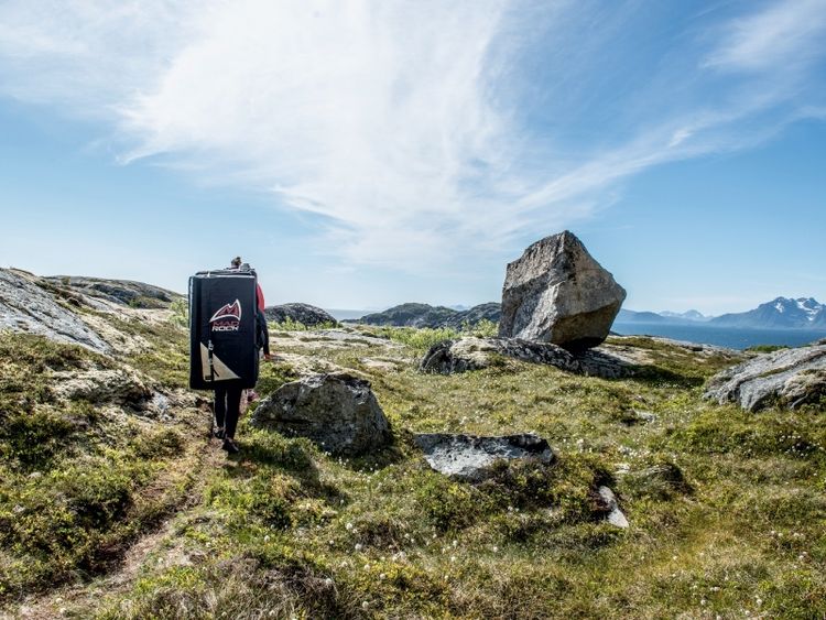 Produktbild: CALVENDO Puzzle bouldern in Henningsvaer, Lofoten, 1000 Teile Puzzle quer | 1000 Teile Lege-Gr&ouml;&szlig;e 64 &times; 48 cm Foto-Puzzle f&uuml;r gl&uuml;ckliche Stunden