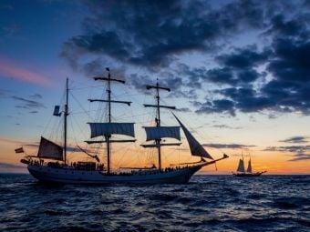 Produktbild: CALVENDO Puzzle Ein Motiv aus dem Kalender Windjammer auf der Ostsee im Abendlicht | 1000 Teile Lege-Gr&ouml;&szlig;e 64x48cm Foto-Puzzle f&uuml;r gl&uuml;ckliche Stunden