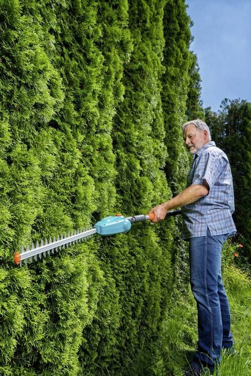 Produktbild: GARDENA THS 42/18V P4solo Akku Teleskop-Heckenschere ohne Akku 18V Li-Ion