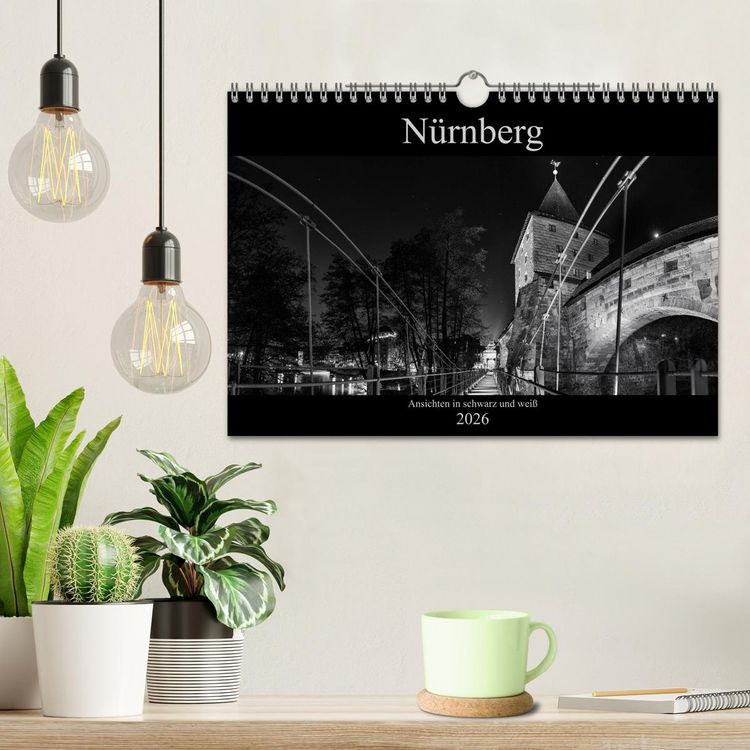 Produktbild: N&uuml;rnberg - Ansichten in schwarz und wei&szlig; (Wandkalender 2026 DIN A4 quer), CALVENDO Monatskalender