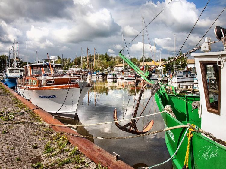 Produktbild: CALVENDO Puzzle Friesland - Vareler Hafen | 1000 Teile Lege-Gr&ouml;&szlig;e 64x48cm Foto-Puzzle f&uuml;r gl&uuml;ckliche Stunden