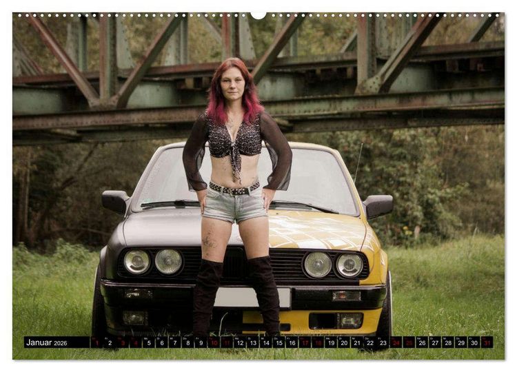 Produktbild: Hei&szlig;e Frauen und schnelle Autos (hochwertiger Premium Wandkalender 2026 DIN A2 quer), Kunstdruck in Hochglanz