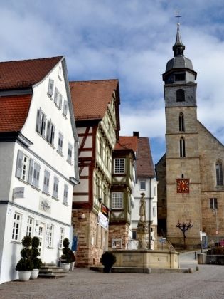 Produktbild: CALVENDO Puzzle B&ouml;blingen, Stadtkirche. Fotografie auf Leinwand von Nicola Furkert | 1000 Teile Lege-Gr&ouml;&szlig;e 64x48cm Foto-Puzzle f&uuml;r gl&uuml;ckliche Stunden