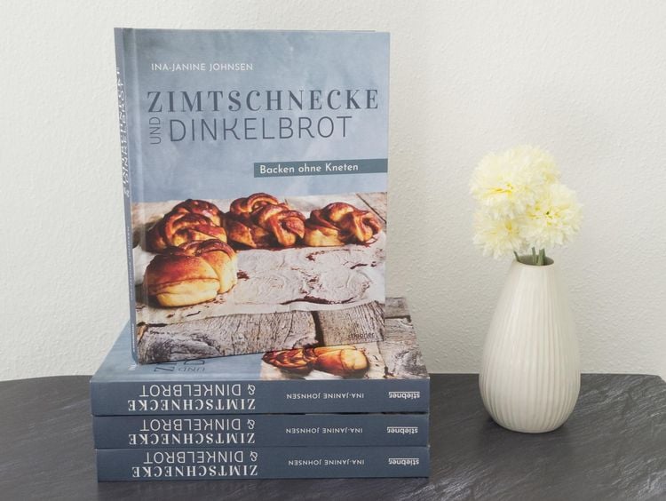 Produktbild: Zimtschnecke und Dinkelbrot