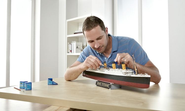 Produktbild: Revell Geschenkset: 100 Jahre Titanic, Ma&szlig;stab 1:400