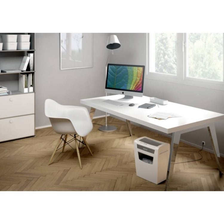Produktbild: LEITZ&reg; Aktenvernichter IQ Home Office, Partikelschnitt 4 x 28 mm