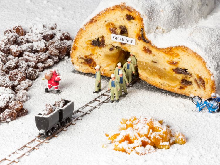 Produktbild: CALVENDO Puzzle Feierabend am Weihnachtsstollen 1000 Teile Lege-Gr&ouml;&szlig;e 64 x 48 cm Foto-Puzzle Bild von Michael Bogumil