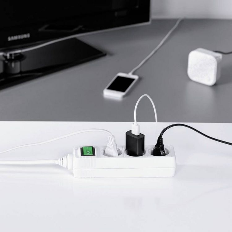 Produktbild: Hama 00223001 Steckdosenleiste mit Schalter Wei&szlig; Schutzkontakt 1 St.