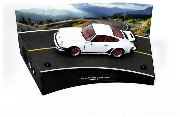 Produktbild: FRANZIS 67322 - Porsche 911 Turbo Adventskalender - Ma&szlig;stab 1:24 in Grand-Prix-Wei&szlig;
