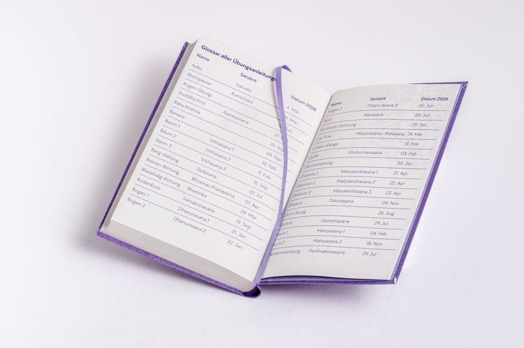 Produktbild: Yoga-Kalender 2026 - Taschenkalender mit Mantras, Meditationen, Affirmationen und Hintergrundgeschichten - im praktischen Format 10,0 x 15,5 cm, mit zahlreichen Illustrationen und Leseb&auml;ndchen