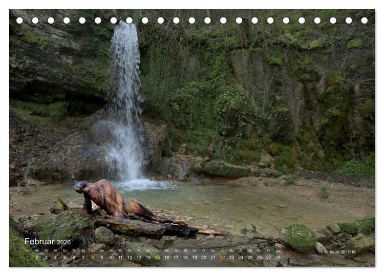 Produktbild: BODYPAINTING AM WASSERFALL VON LINN (Tischkalender 2026 DIN A5 quer), CALVENDO Monatskalender