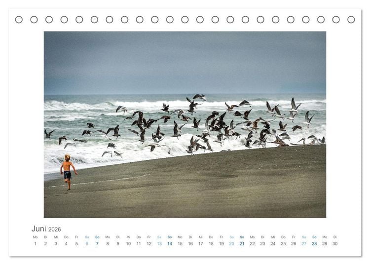 Produktbild: Street Moments (Tischkalender 2026 DIN A5 quer), CALVENDO Monatskalender