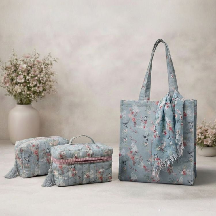 Produktbild: Beauty Case mit Vogel und Blumenprint