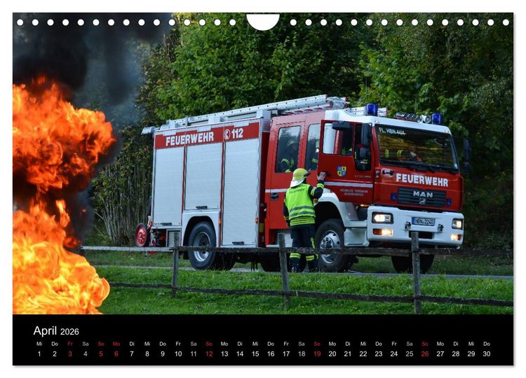 Produktbild: FEUERWEHR IM EINSATZ (Wandkalender 2026 DIN A4 quer), CALVENDO Monatskalender