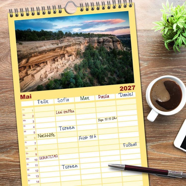 Produktbild: Familienplaner 2027 - Wild, Wide, West mit 5 Spalten (Wandkalender, 21 x 45 cm) CALVENDO