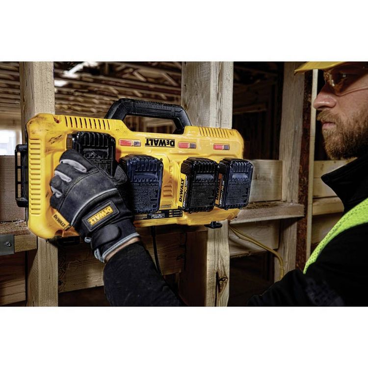 Produktbild: DEWALT DCB104 Schnellladeger&auml;t DCB104-QW