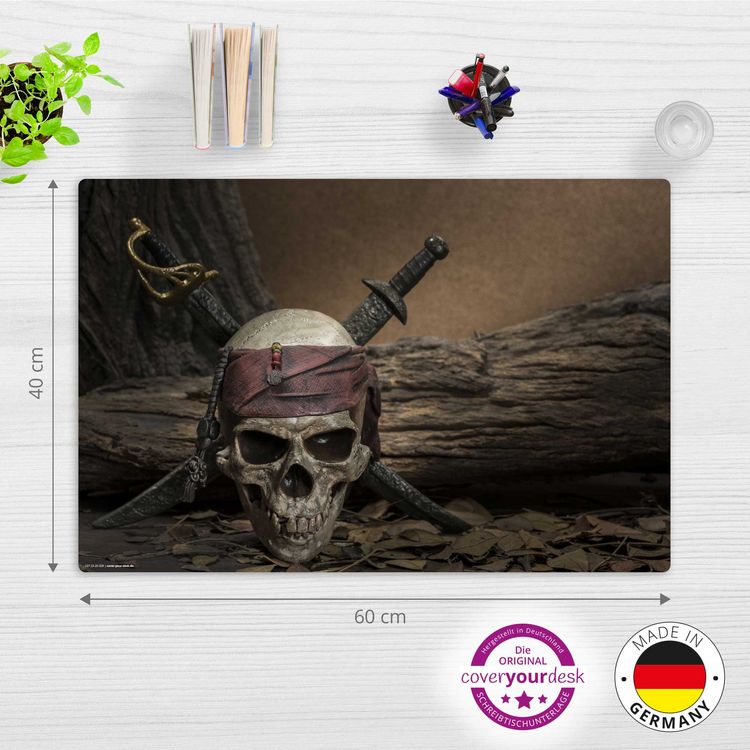Produktbild: Cover-your-desk Schreibtischunterlage f&uuml;r Kinder Totenkopf mit Piratens&auml;bel - Jolly Roger, aus hochwertigem Vinyl , 60 x 40 cm