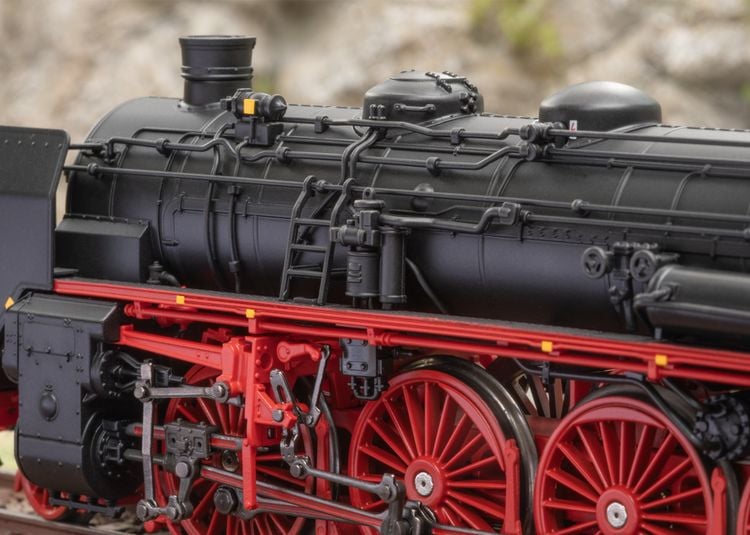 Produktbild: M&auml;rklin 038190 H0 Dampflok 19 016 DR/DDR