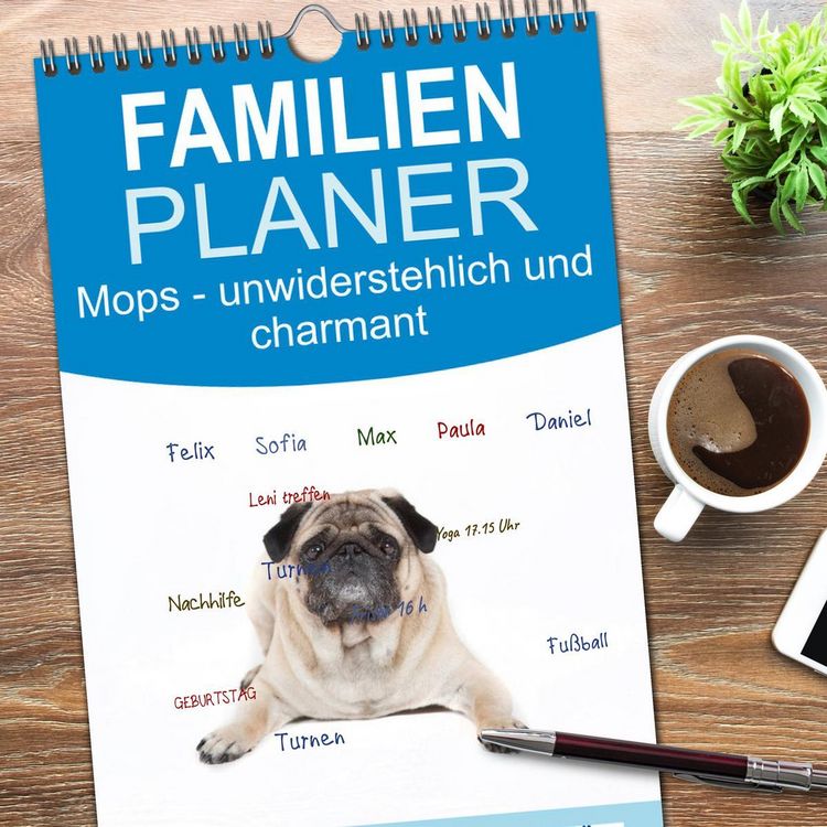 Produktbild: Familienplaner 2026 - Mops - unwiderstehlich und charmant mit 5 Spalten (Wandkalender, 21 x 45 cm) CALVENDO