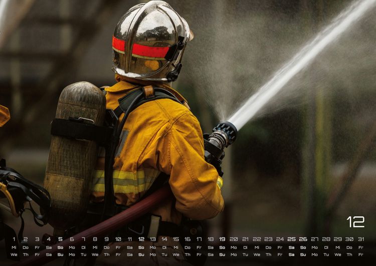 Produktbild: FIREFIGHTER - Retter in der Not - Feuerwehr - 2027 - Kalender DIN A2