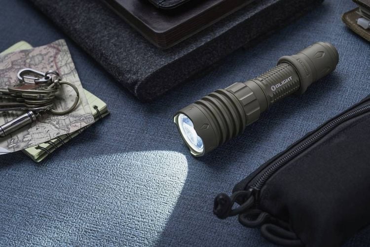 Produktbild: OLight LED Taschenlampe 2600lm 8h 249g