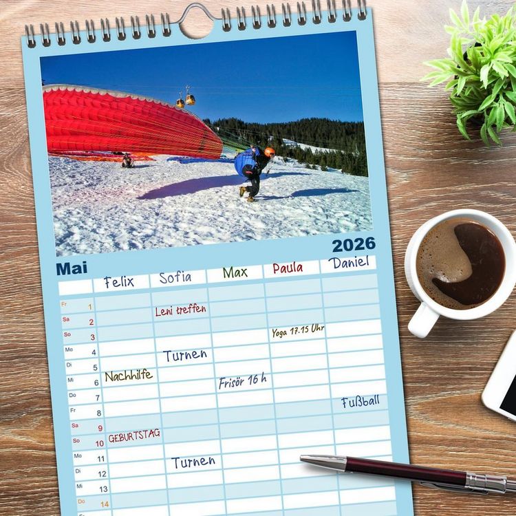 Produktbild: Familienplaner 2026 - Freiheit und Abenteuer - Paragliding mit 5 Spalten (Wandkalender, 21 x 45 cm) CALVENDO