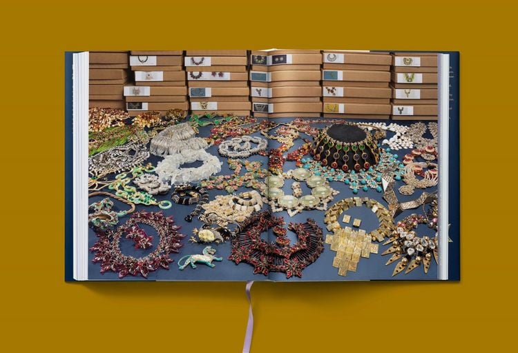 Produktbild: Costume Jewelry