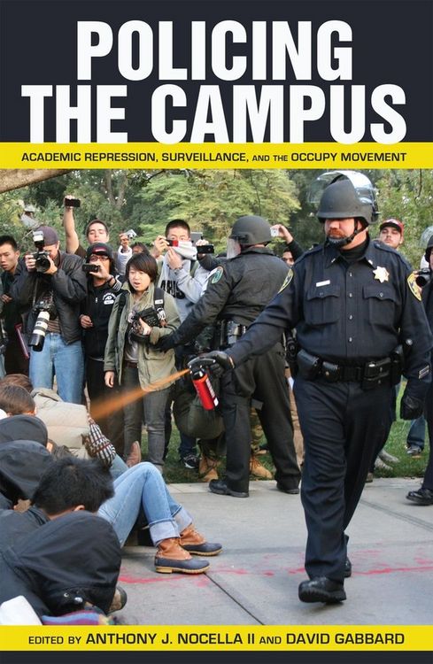 Produktbild: Policing the Campus