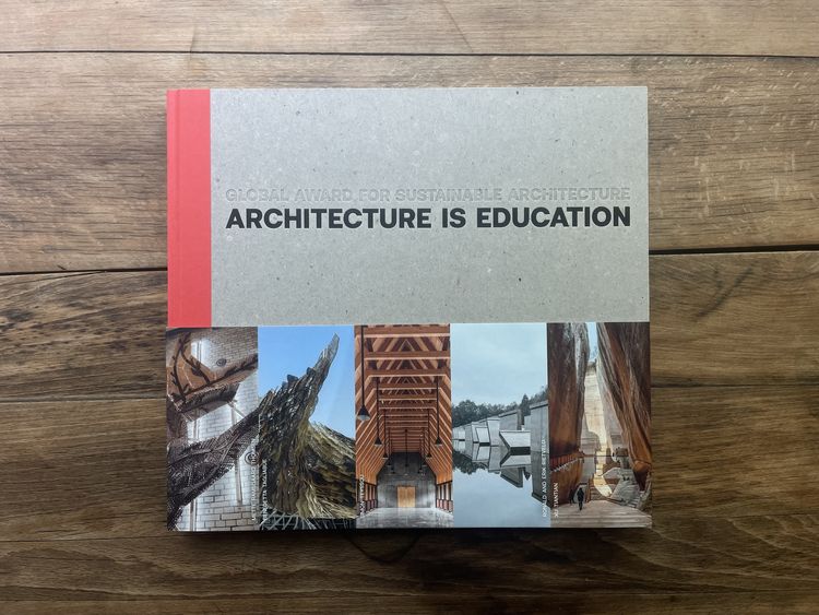 Produktbild: Architecture Is Education