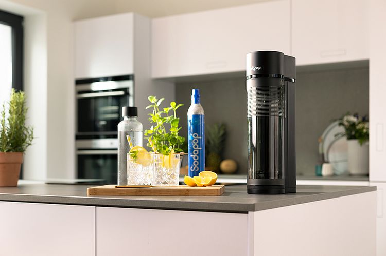 Produktbild: SODAPOP Wassersprudler Logan matt schwarz, 2x 850ml + 1x 600ml Glasflaschen + 1x CO&sup2; Zylinder