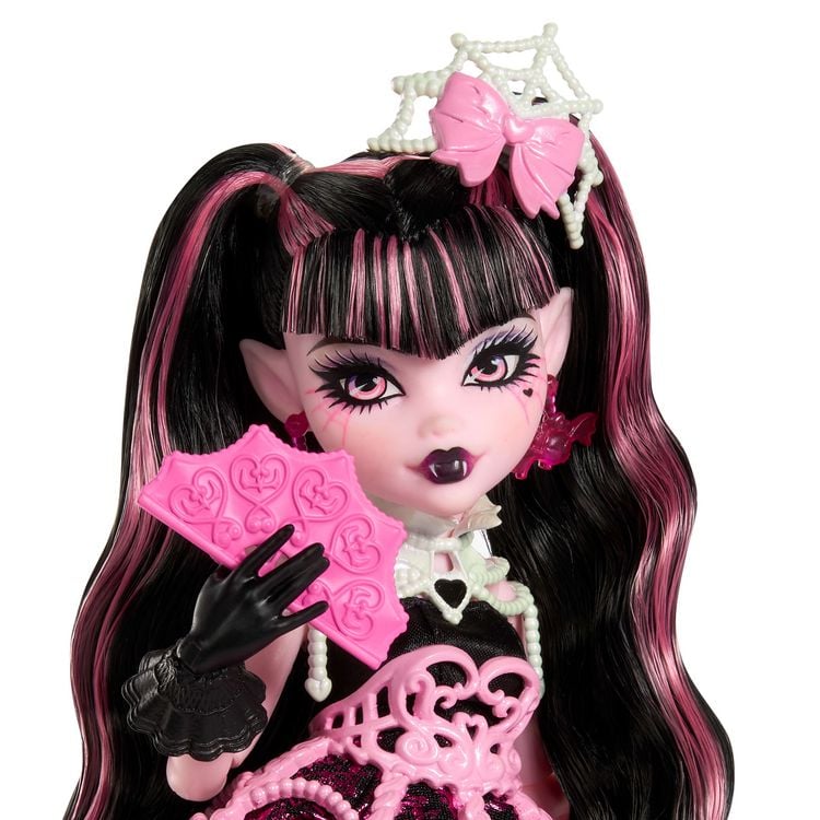 Produktbild: Monster High Scary Sweet Birthday Draculaura-Puppe im Partykleid mit Ballon und Geschenk
