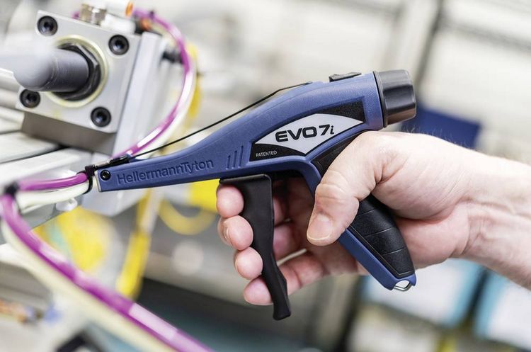 Produktbild: HellermannTyton EVO7i Manuelle Kabelbinderzange mit Kunststoffgeh&auml;use Blau-Schwarz